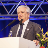 Приветственное слово д-ра Х.Клоса. Конференция